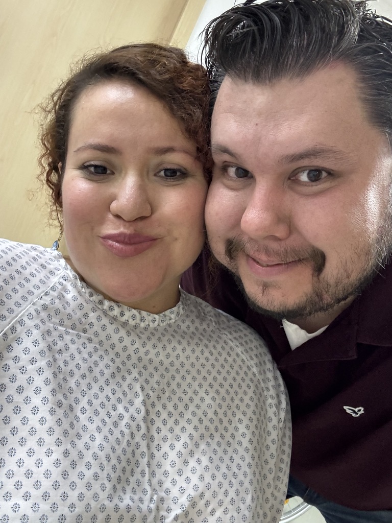 Mayra y Erick — la última foto siendo solo dos en la familia Gutiérrez Mendoza